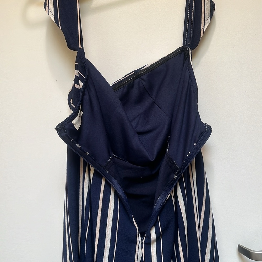 Dress - Picture 4 of 6